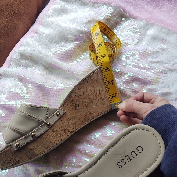 Women's Guess Sandals size 10. - Picture 8 of 15